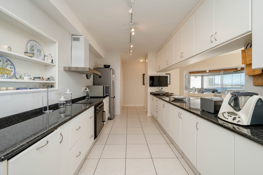 5 Bedroom Property for Sale in Signal Hill Western Cape